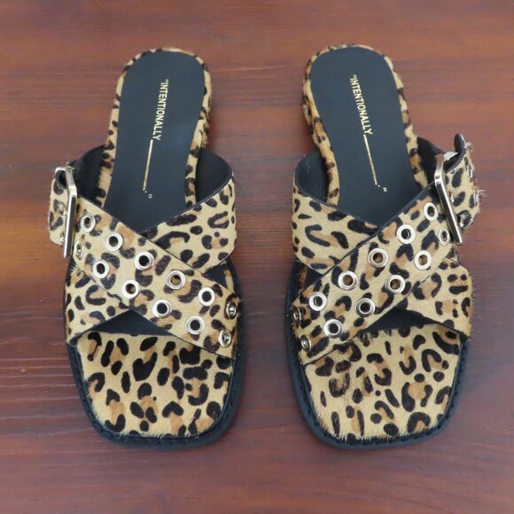 NIB Intentionally Blank Clipz Cowhide Leopard Print Sandals Size 5 - Picture 1 of 7